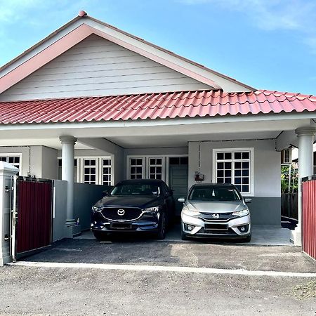 Teratai Homestay 3 Batu Buruk Kuala Terengganu Luaran gambar